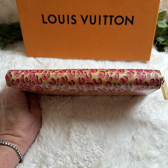 LOUIS VUITTON Ltd Ed patent leather pink/cream LEOPARD zippy wallet Authentic - Picture 9 of 11